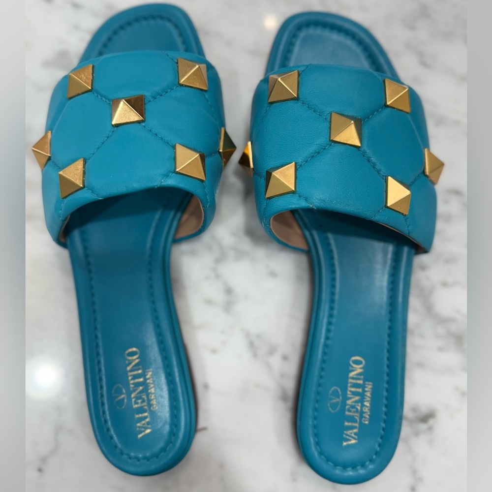 Valentino Garavani Roman Stud Slide Sandals in 7.5 in Aqua Blue.
